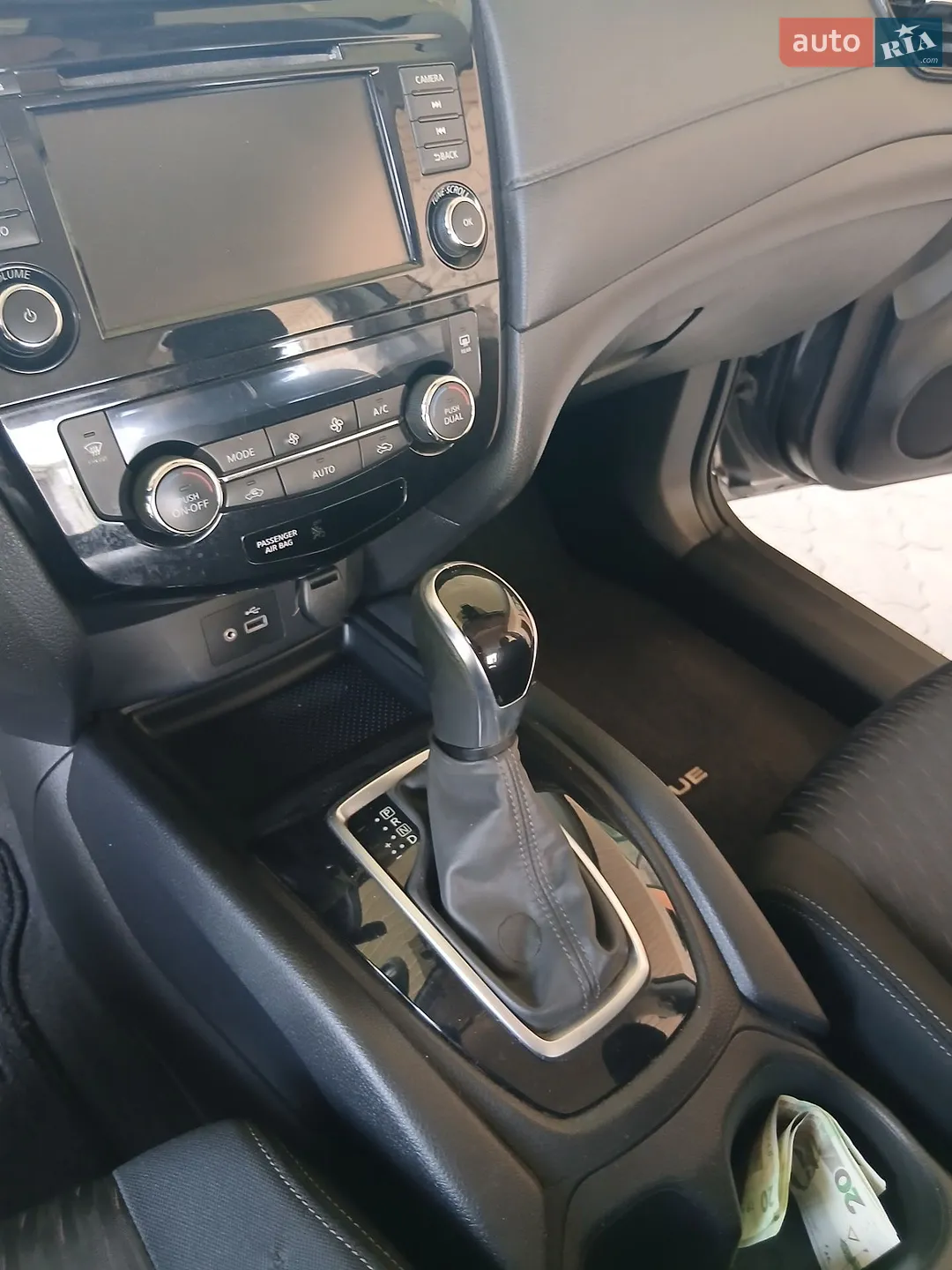 2019 Nissan Rogue - мініатюра 21