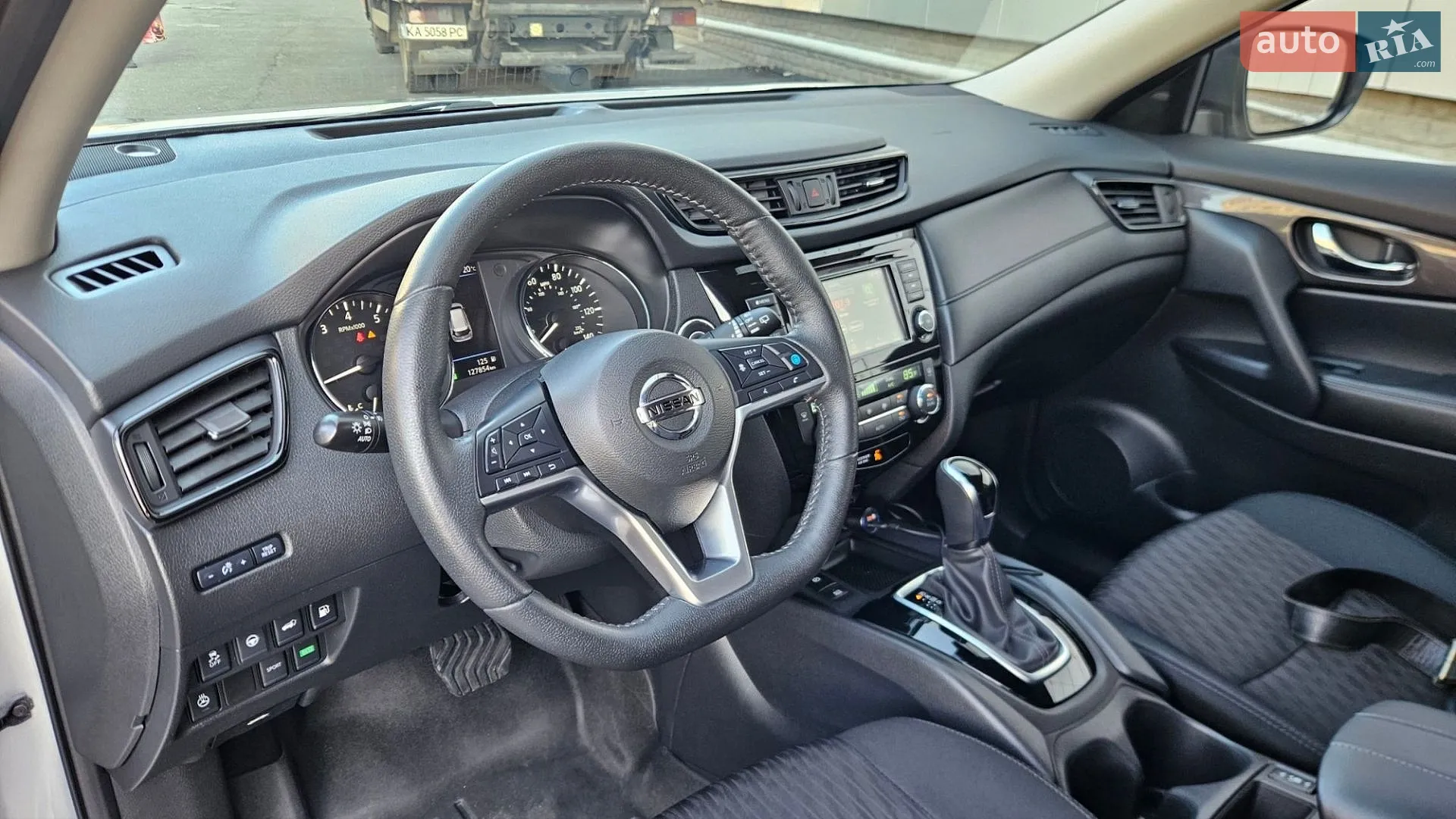 2019 Nissan Rogue - мініатюра 9