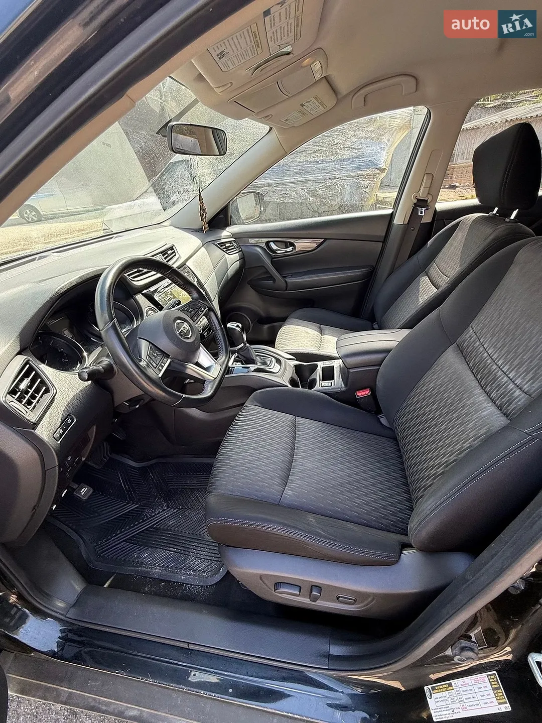 2017 Nissan Rogue - мініатюра 14