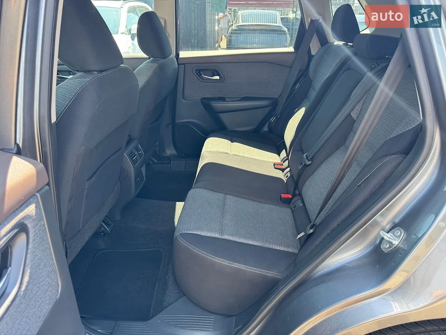 2021 Nissan Rogue - мініатюра 10