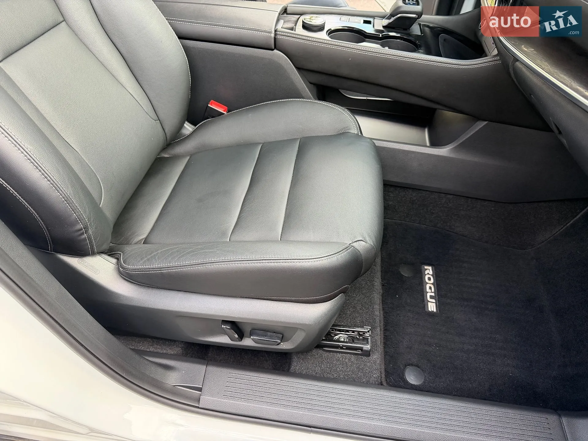 2020 Nissan Rogue - мініатюра 32