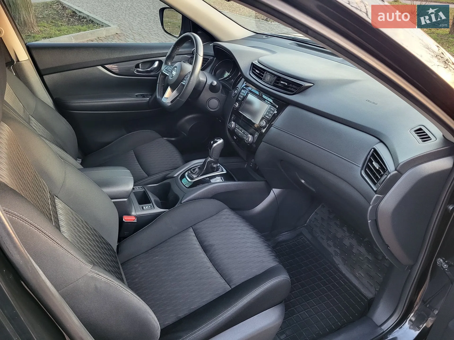 2017 Nissan Rogue - мініатюра 24