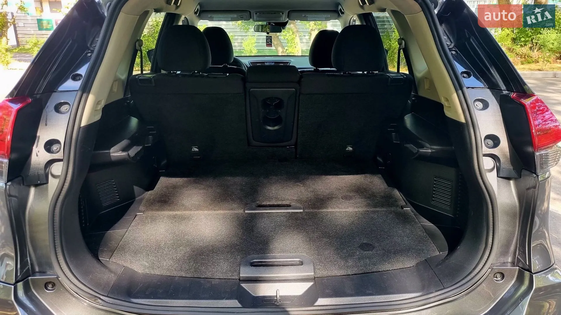2019 Nissan Rogue - мініатюра 16