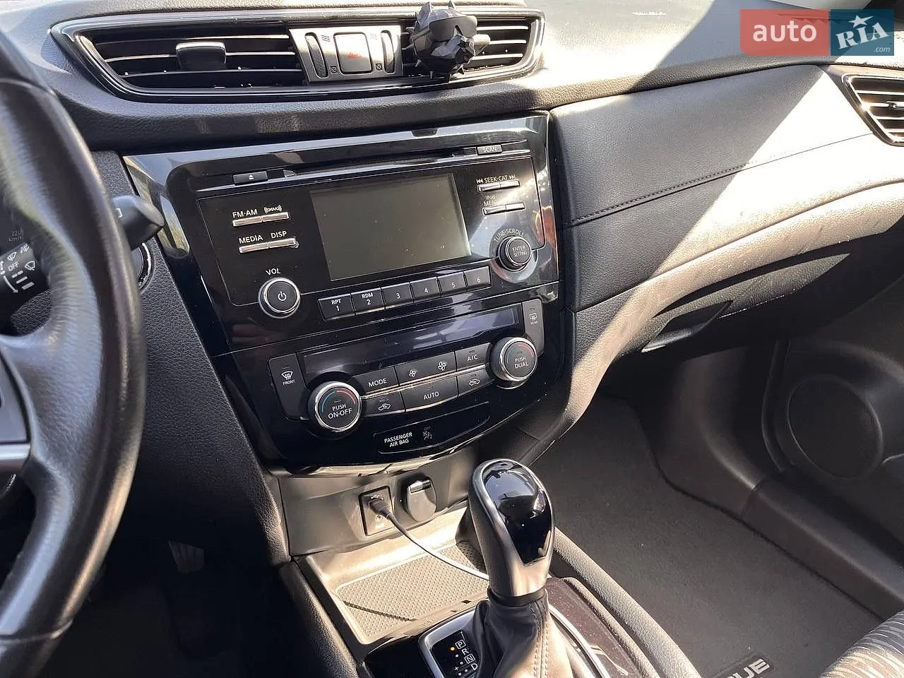 2016 Nissan Rogue - мініатюра 24