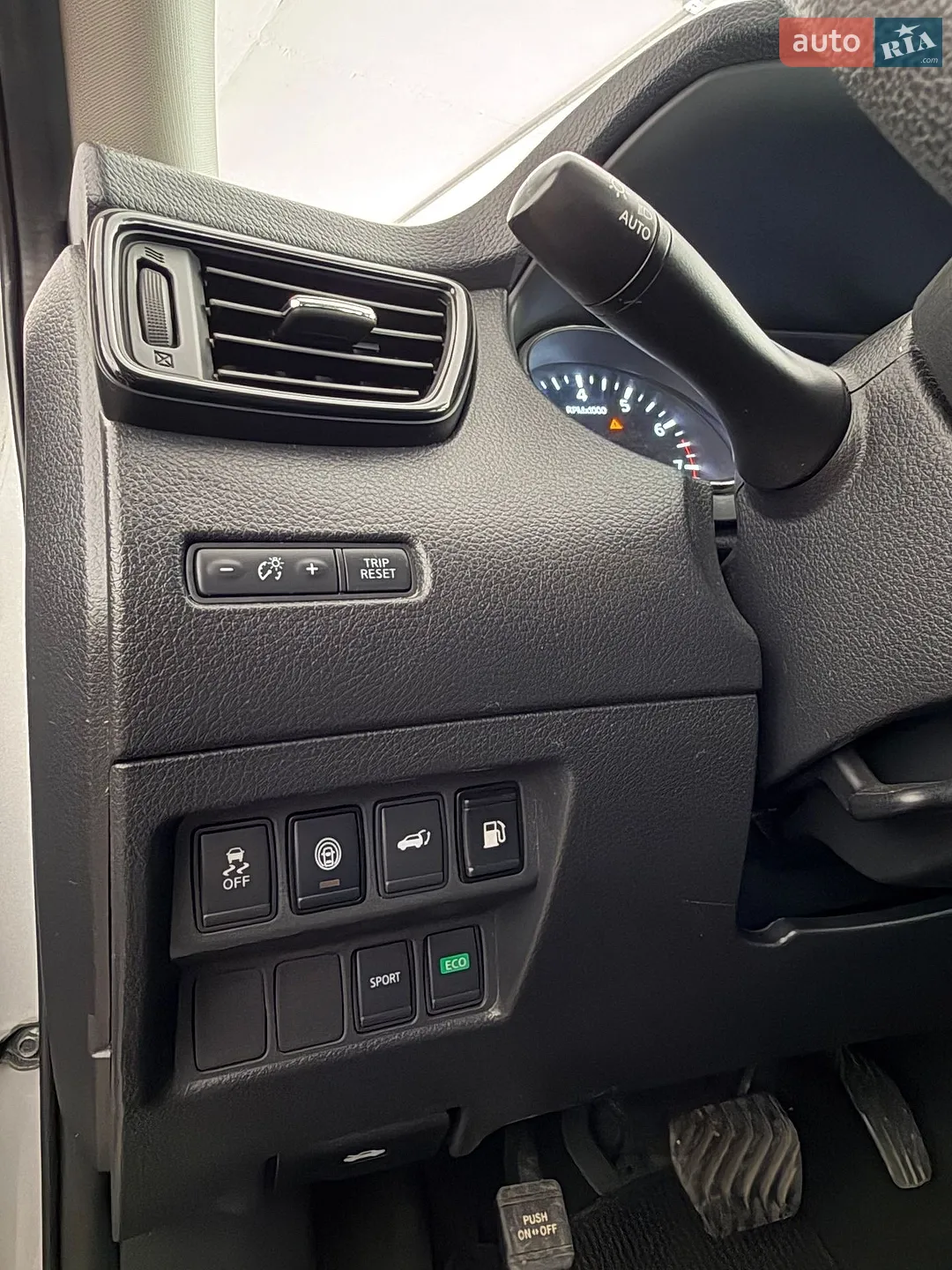 2019 Nissan Rogue - мініатюра 10