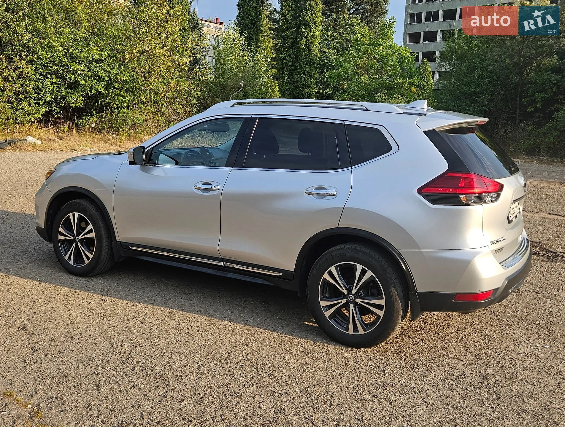 2017 Nissan Rogue - мініатюра 2
