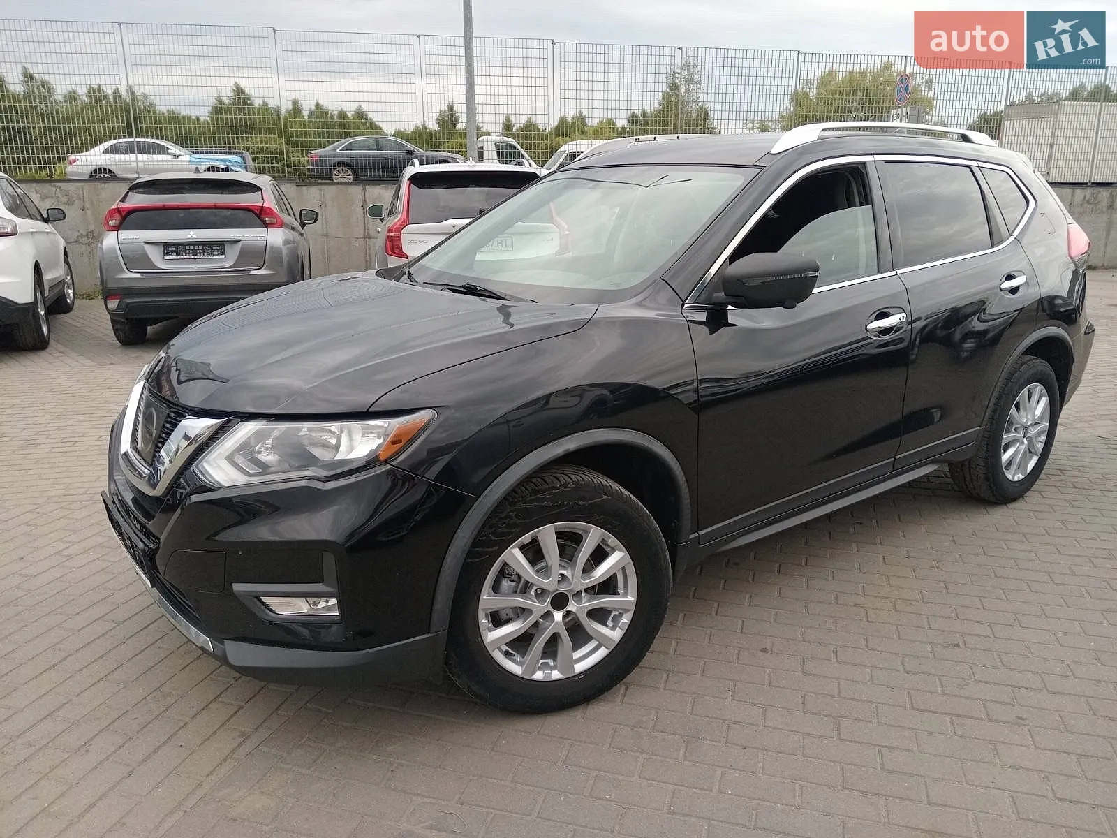 2017 Nissan Rogue - мініатюра 2