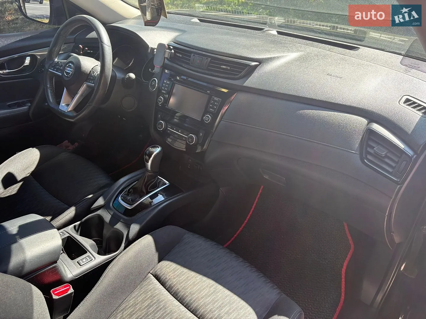 2017 Nissan Rogue - мініатюра 8