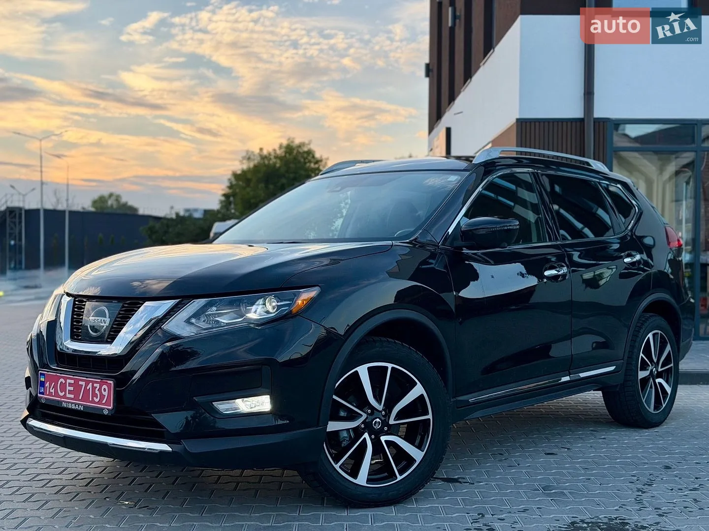 2017 Nissan Rogue - фото 1