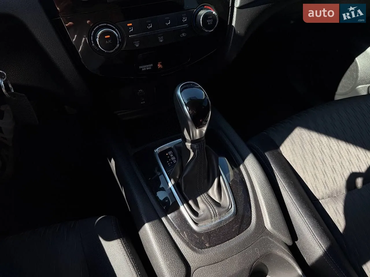 2016 Nissan Rogue - мініатюра 21