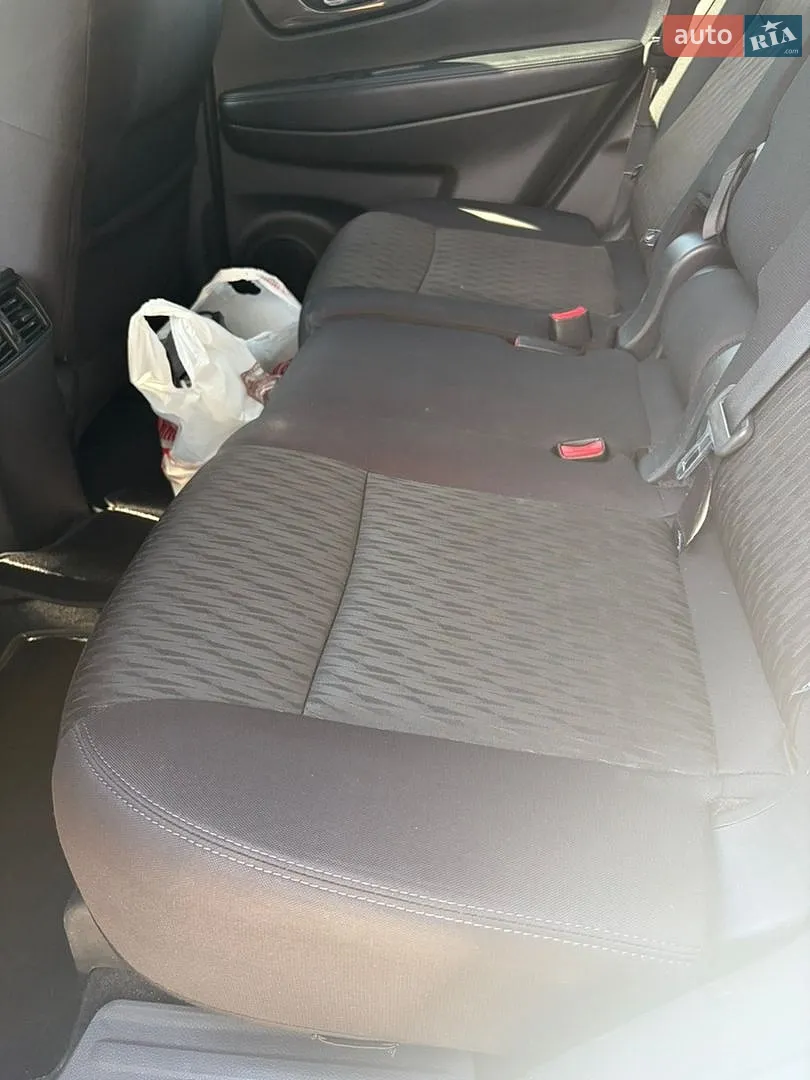 2019 Nissan Rogue - мініатюра 17