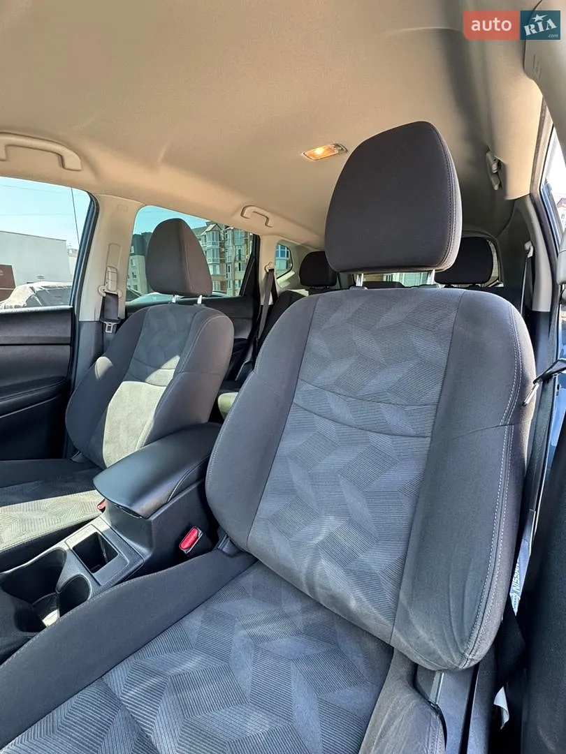 2016 Nissan Rogue - мініатюра 12