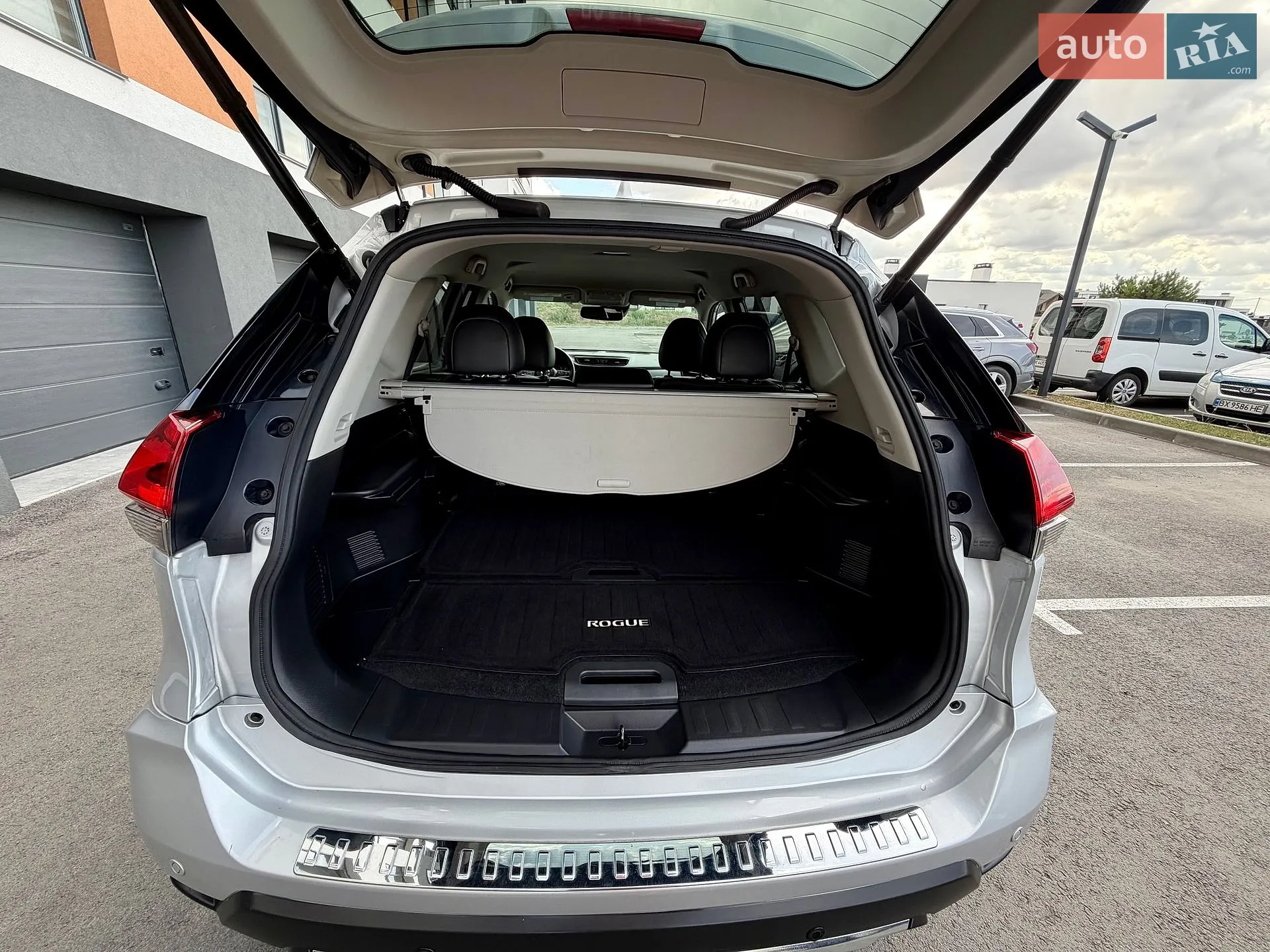 2019 Nissan Rogue - мініатюра 14