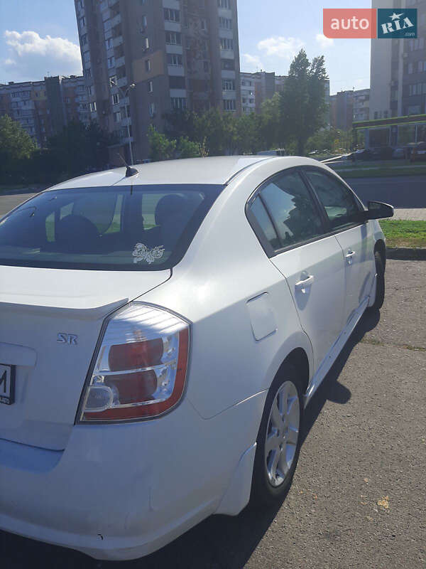 Седан Nissan Sentra 2011 в Черкасах
