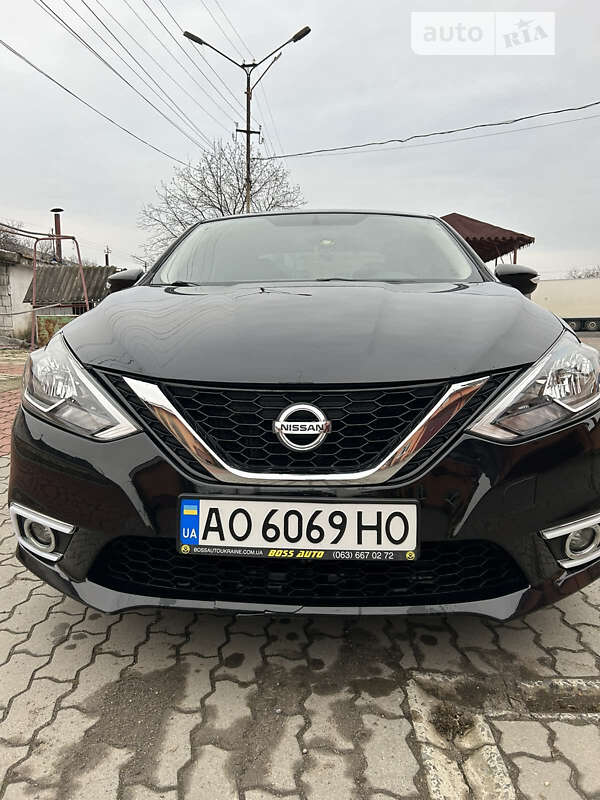 Седан Nissan Sentra 2017 в Мукачево