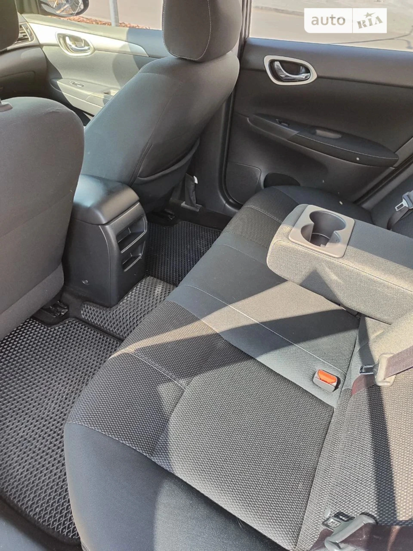 2015 Nissan Sentra - мініатюра 11