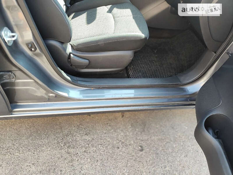 Седан Nissan Sentra 2015 в Виннице