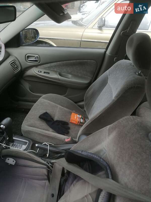 Седан Nissan Sentra 2000 в Білій Церкві