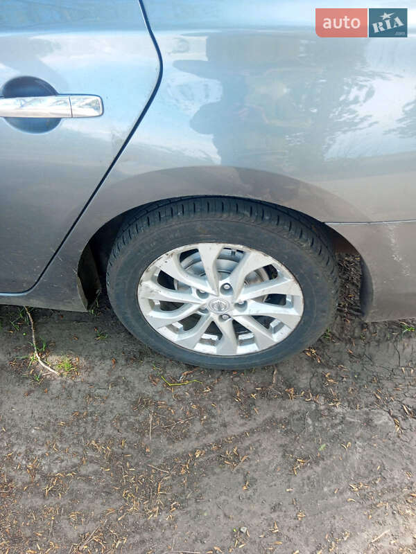 Седан Nissan Sentra 2018 в Романіву