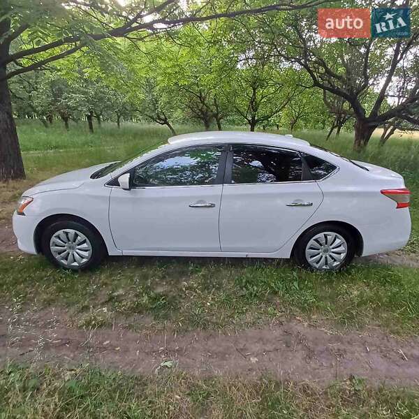 Седан Nissan Sentra 2015 в Дніпрі