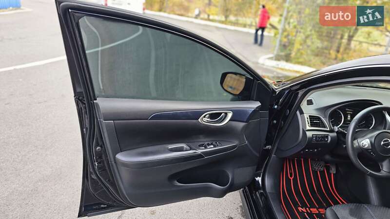 Седан Nissan Sentra 2017 в Днепре