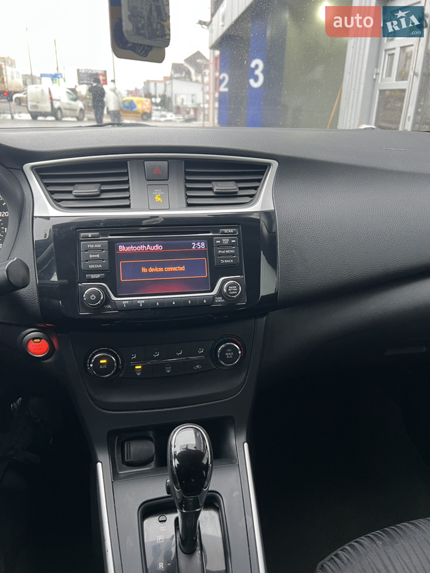 2017 Nissan Sentra - мініатюра 12