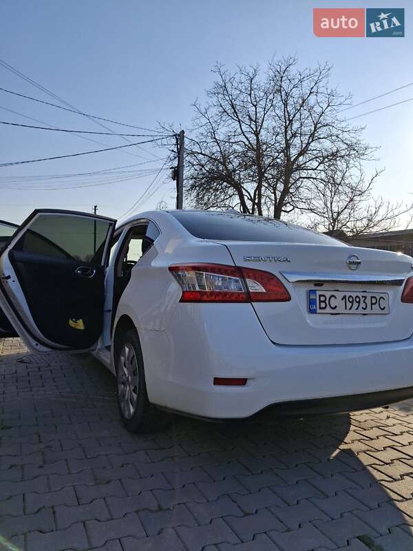 Седан Nissan Sentra 2015 в Новом Ярычеве