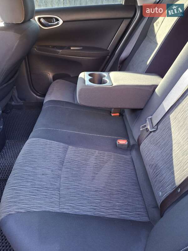 Седан Nissan Sentra 2015 в Новом Ярычеве