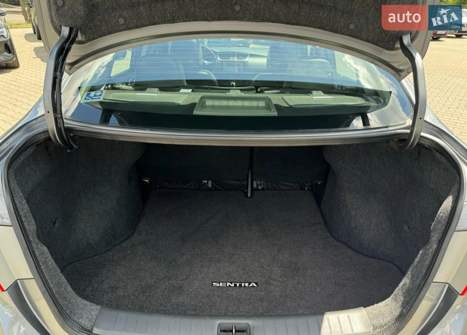 2016 Nissan Sentra - мініатюра 9
