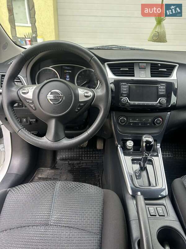Седан Nissan Sentra 2017 в Луцьку