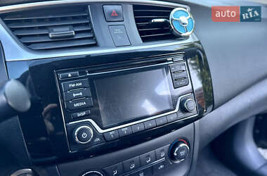 Седан Nissan Sentra 2017 в 