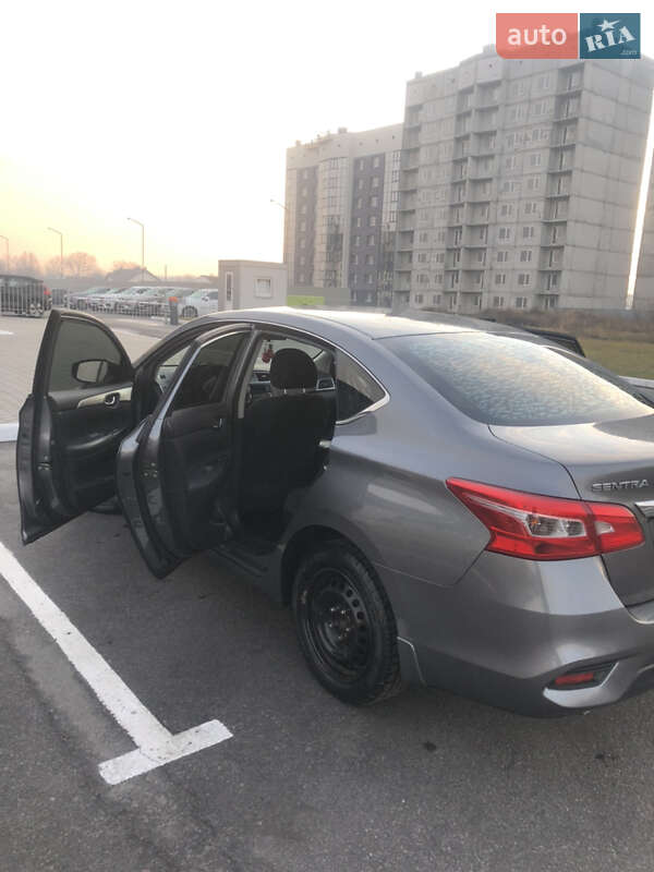 Седан Nissan Sentra 2017 в Полтаві