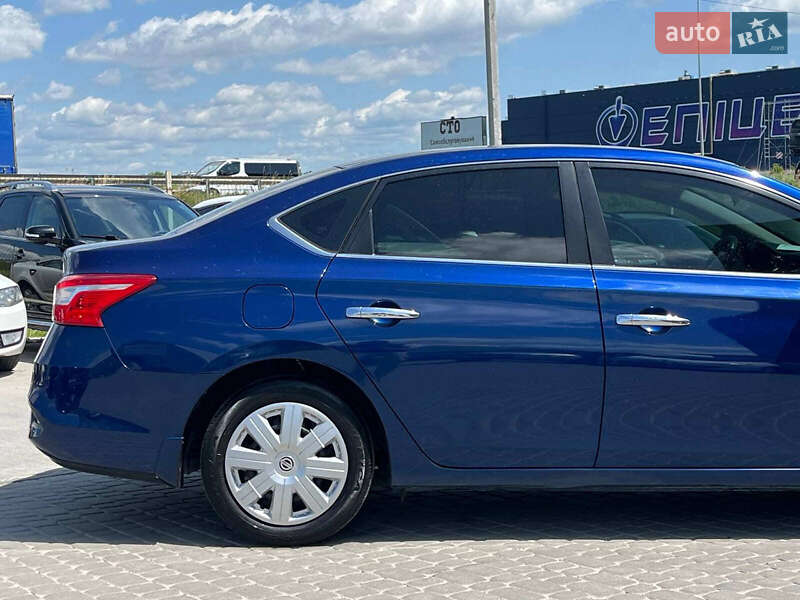 Седан Nissan Sentra 2016 в Львове