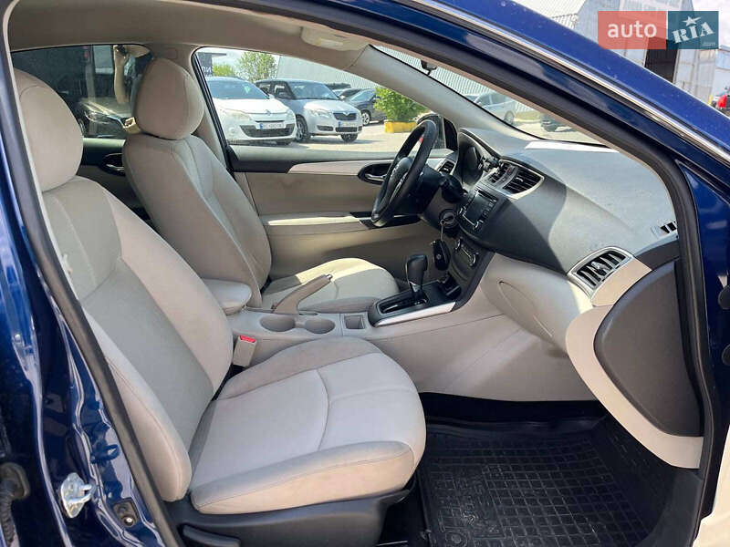 Седан Nissan Sentra 2016 в Львове