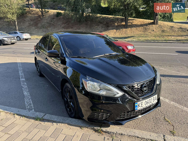 Седан Nissan Sentra 2018 в Дніпрі