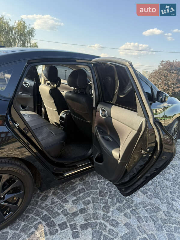 Седан Nissan Sentra 2018 в Дніпрі