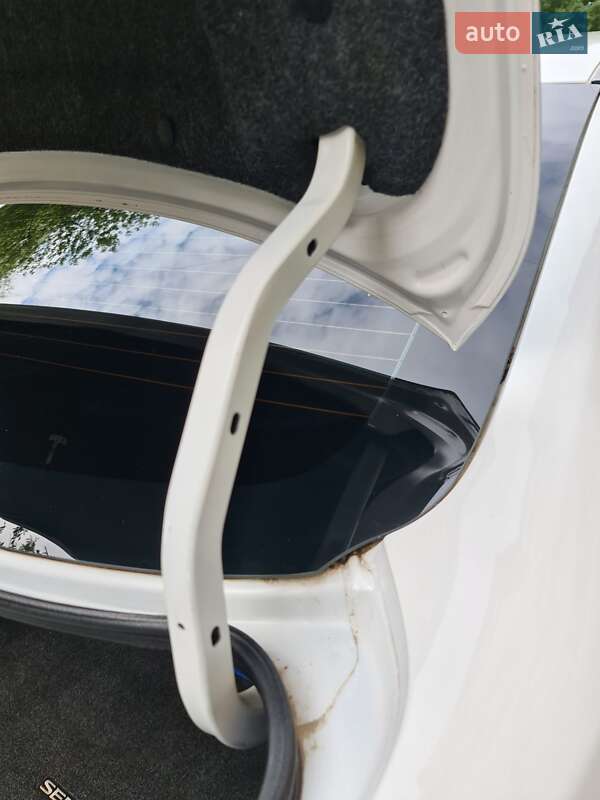 Седан Nissan Sentra 2017 в Ужгороде