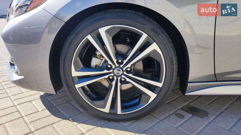 Седан Nissan Sentra 2020 в Ровно