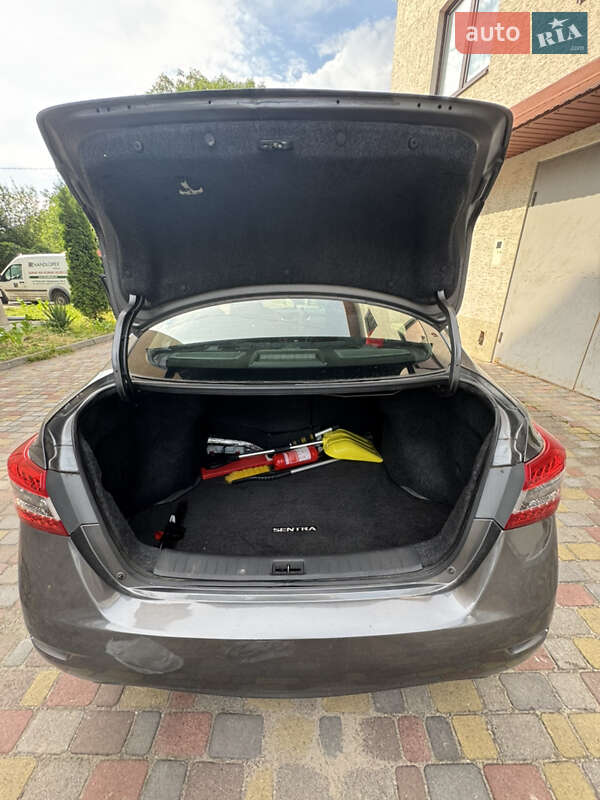 Седан Nissan Sentra 2015 в Тернополі