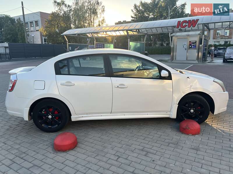 Седан Nissan Sentra 2011 в Черкасах