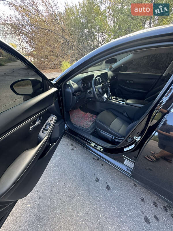 Седан Nissan Sentra 2020 в Черкасах