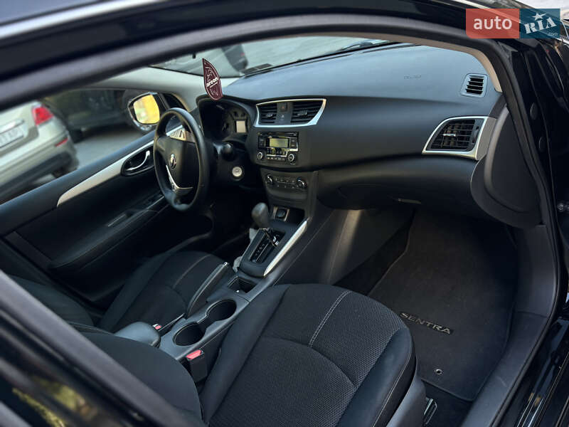 Седан Nissan Sentra 2017 в Днепре