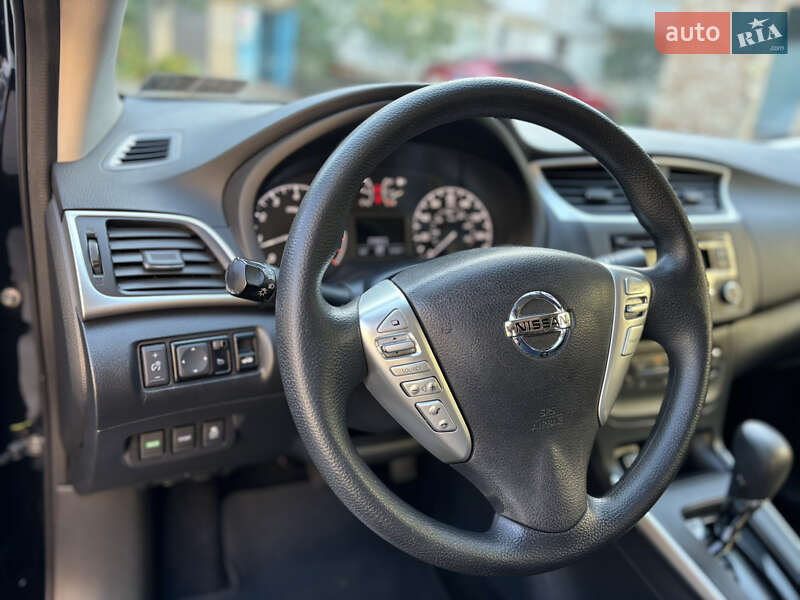 Седан Nissan Sentra 2017 в Днепре