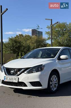 Седан Nissan Sentra 2018 в Дніпрі