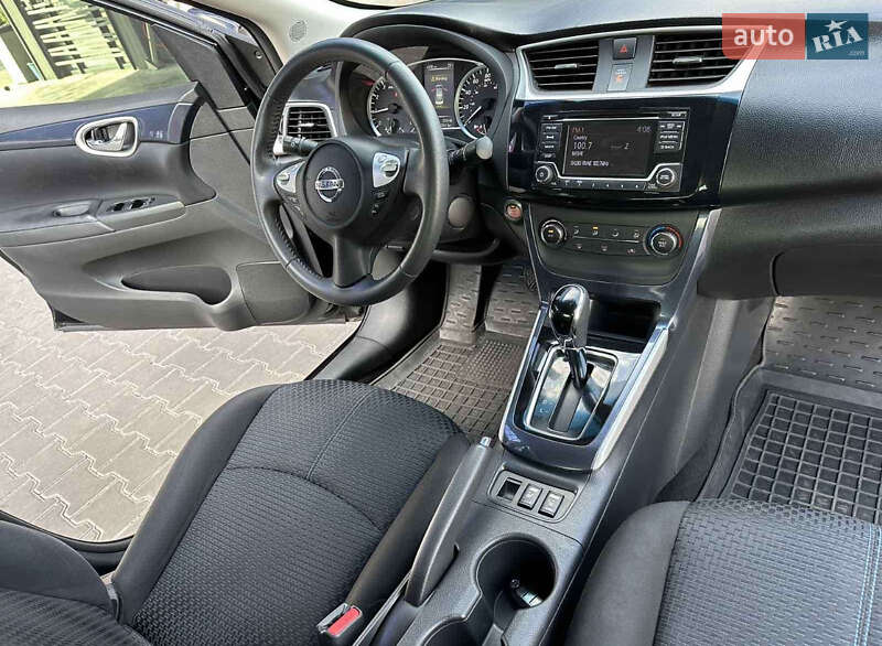 Седан Nissan Sentra 2016 в Ровно