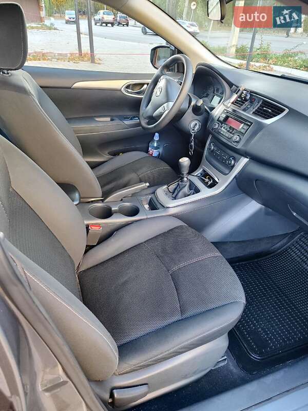 Седан Nissan Sentra 2015 в Днепре