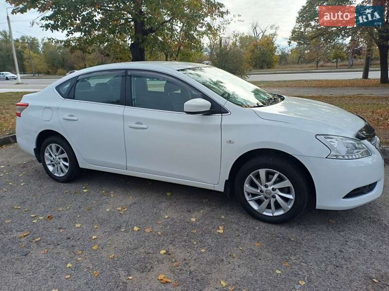 Седан Nissan Sentra 2016 в Запоріжжі