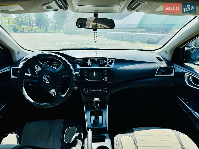 Седан Nissan Sentra 2016 в Ужгороде