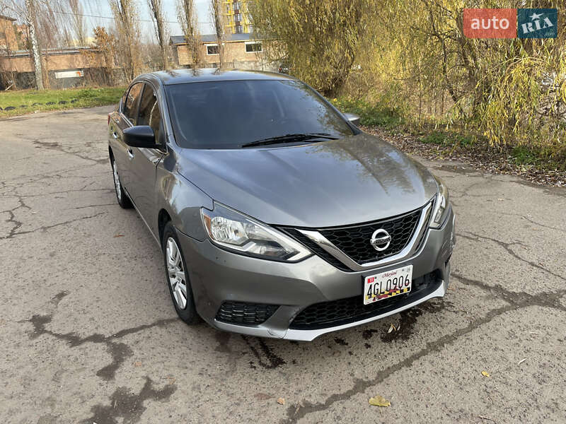 Седан Nissan Sentra 2019 в Ровно фото Седан Nissan Sentra 2019 в Ровно