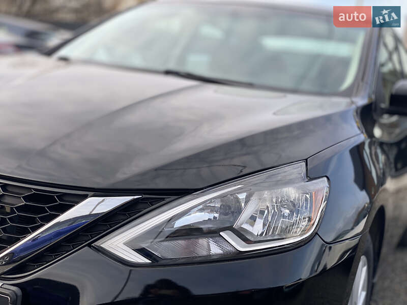 Седан Nissan Sentra 2019 в Луцке